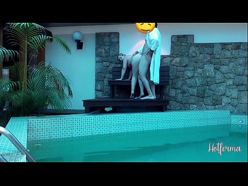 ❤️ Patron hizmetçiyi havuza davet eder ama bir sıcağa dayanamaz Süper porno tr.basseyn-vsem.ru ﹏